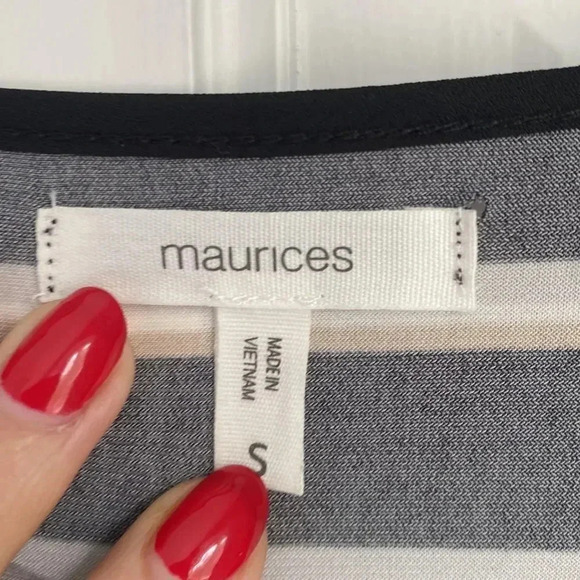 Maurices Stripe Flutter Sleeve Wrap Dress V-Neck Black White Tan Gray Size S - Picture 4 of 13